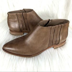 Italeau Brown leather booties